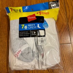 💜 2/$15 Hanes 7 pairs of men’s white crew socks